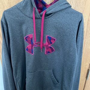 Under Armour sweatshirt